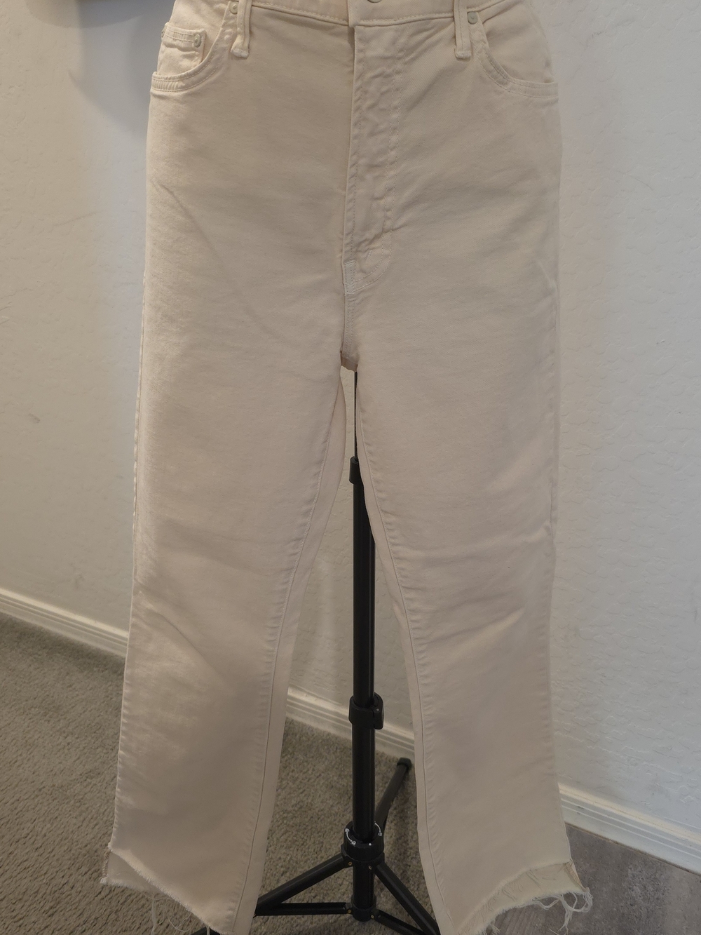 MOTHER insider crop step fray in cream puff size 29
